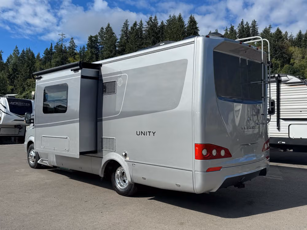 2019 Leisure Travel Vans Unity Class B Diesel Image 9
