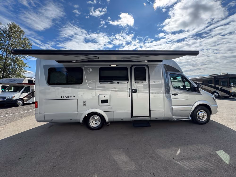 2019 Leisure Travel Vans Unity Class B Diesel Image 3