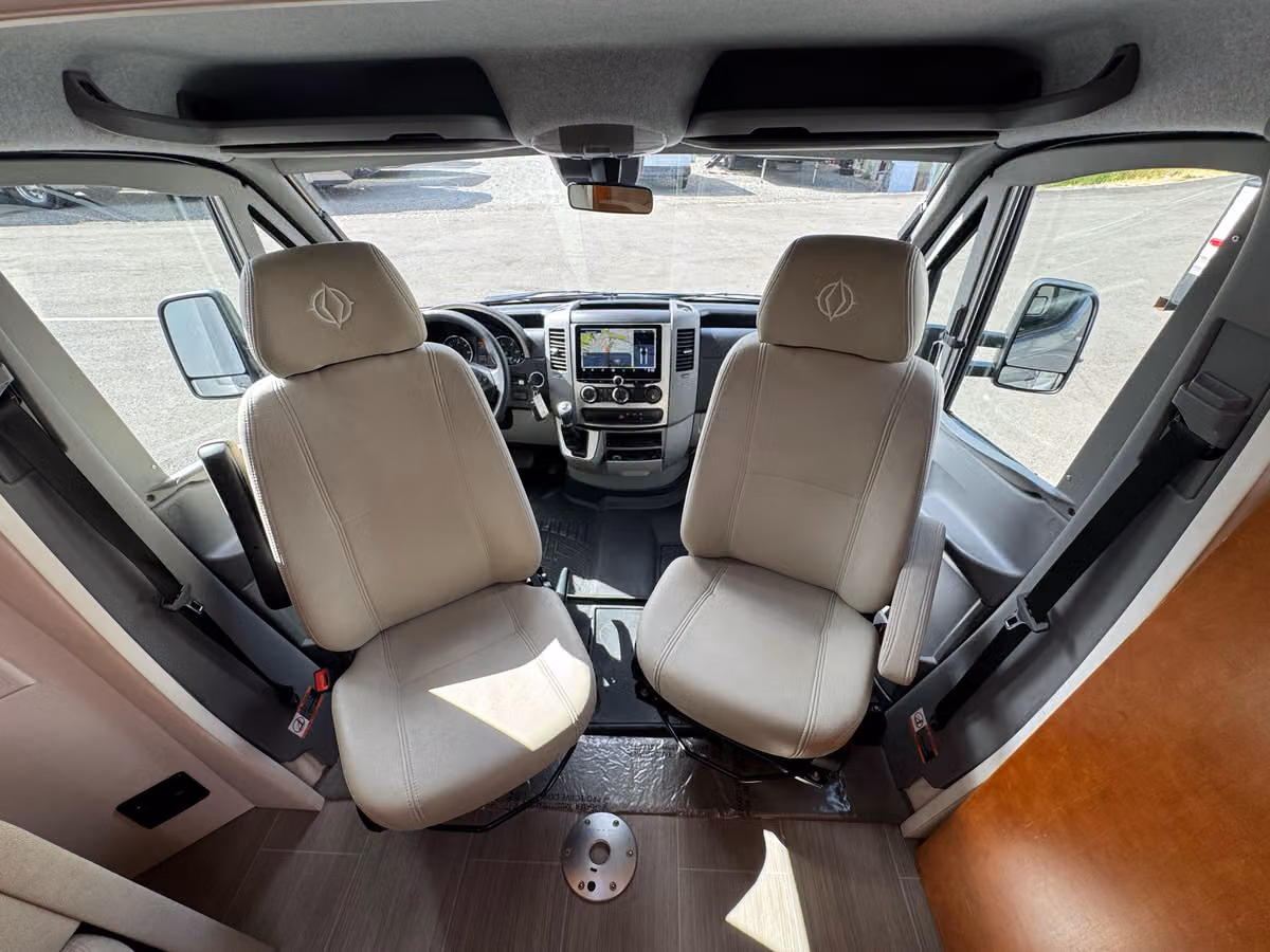 2019 Leisure Travel Vans Unity Class B Diesel Image 19
