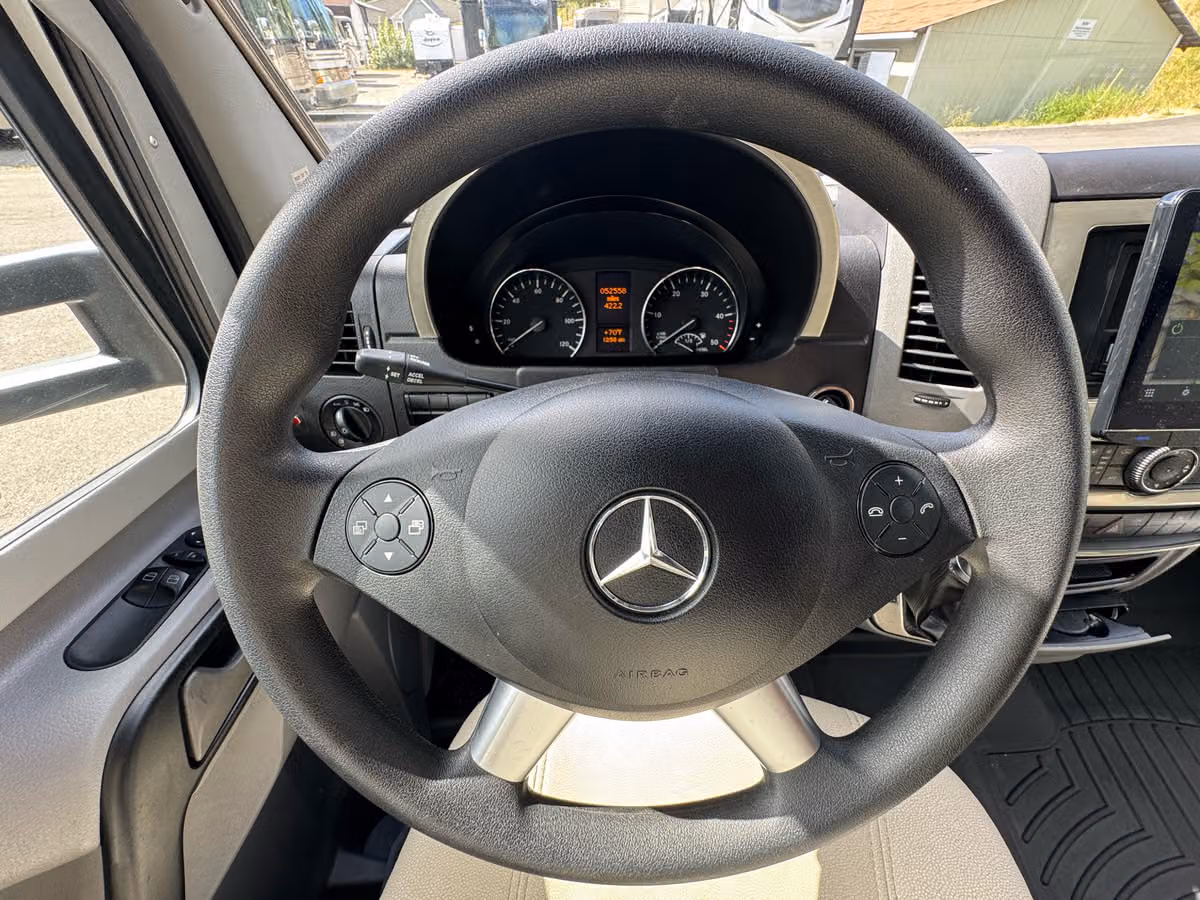 2019 Leisure Travel Vans Unity Class B Diesel Image 21