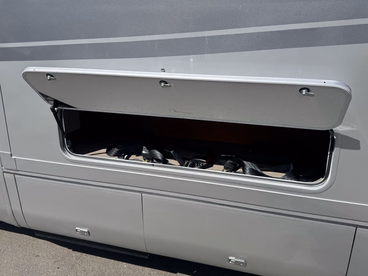 2019 Leisure Travel Vans Unity Class B Diesel Image 35