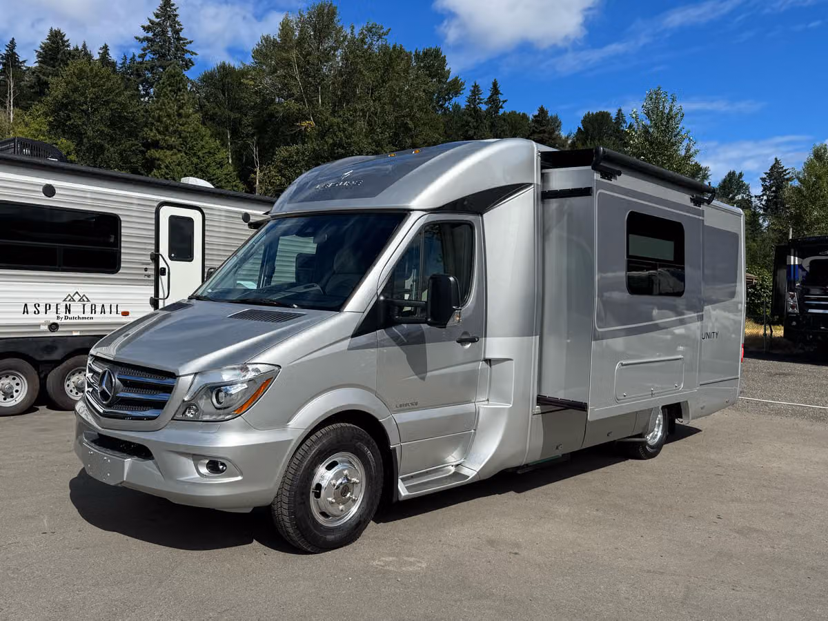 2019 Leisure Travel Vans Unity Class B Diesel Image 7