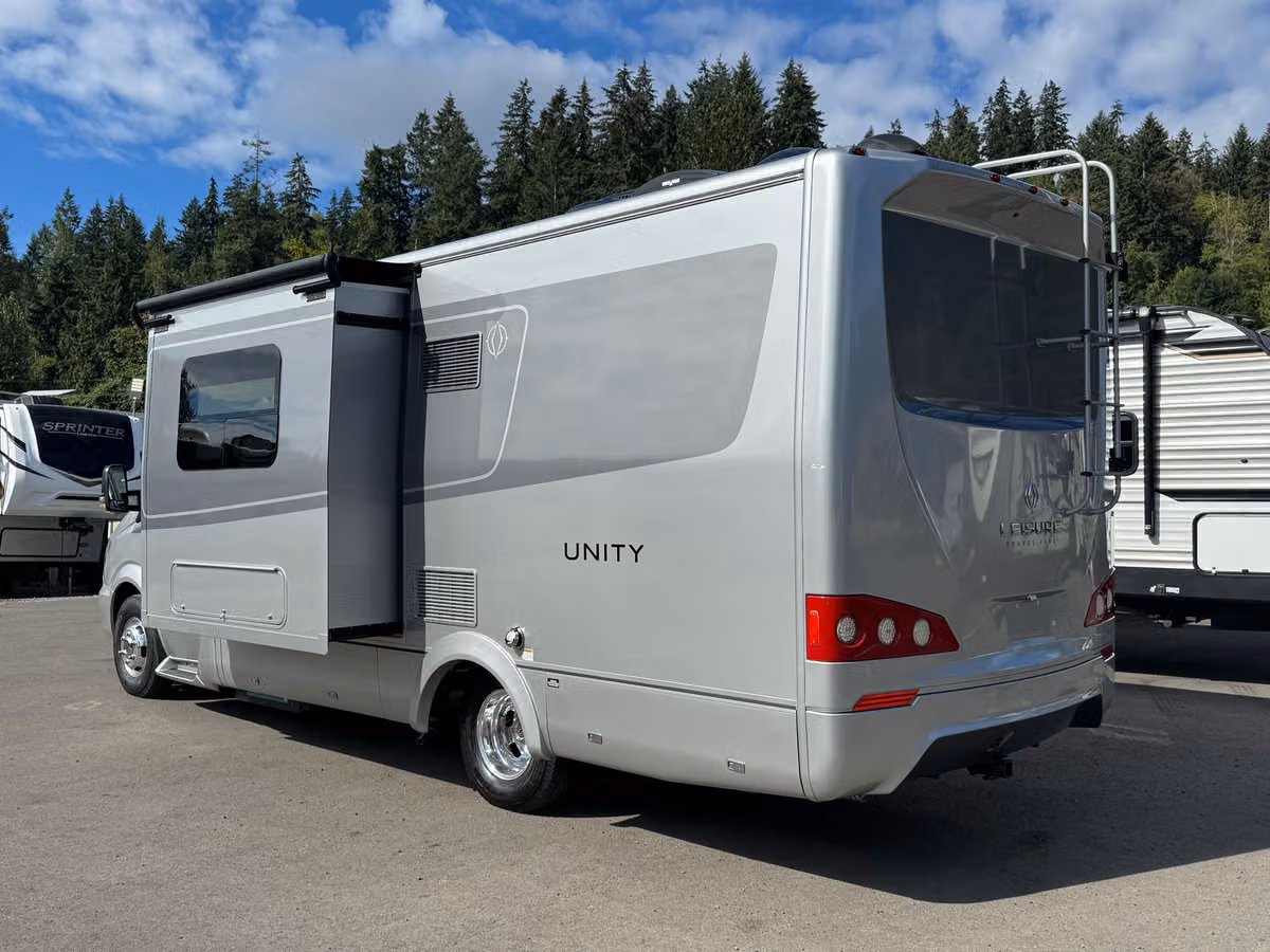 2019 Leisure Travel Vans Unity Class B Diesel Image 9