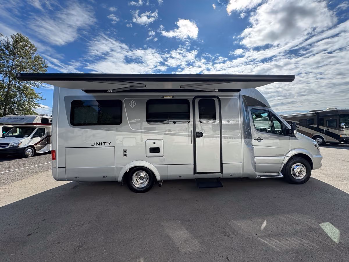 2019 Leisure Travel Vans Unity Class B Diesel Image 3