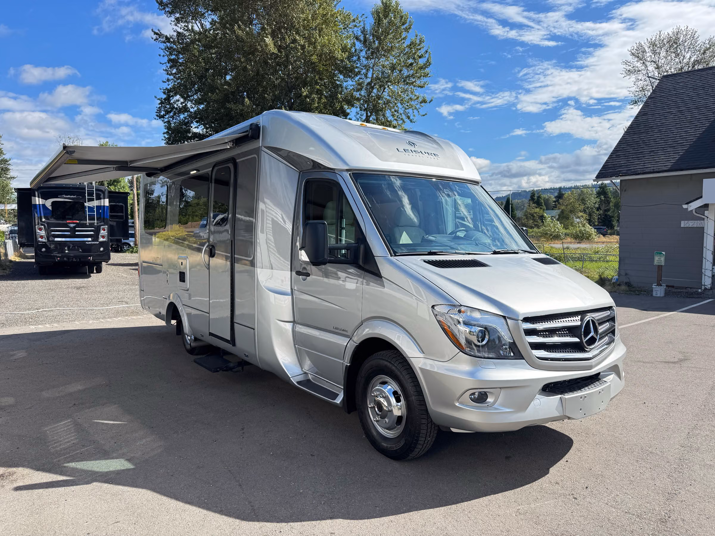 2019 Leisure Travel Vans Unity Class B Diesel Image 1