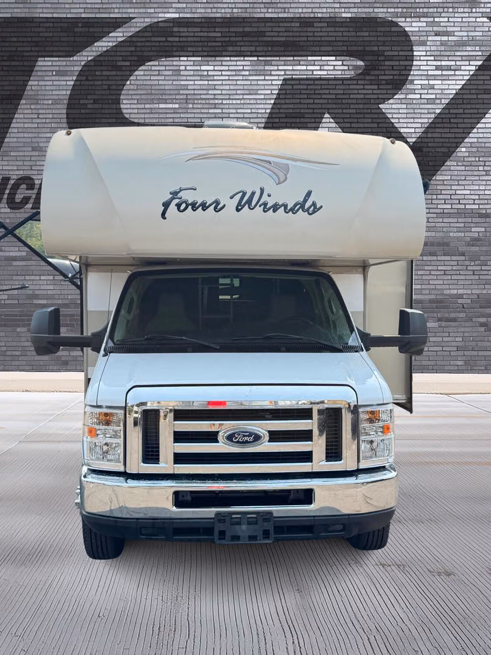 2018 Thor Four Winds Image 6