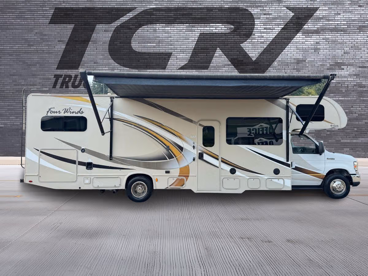 2018 Thor Four Winds Image 3