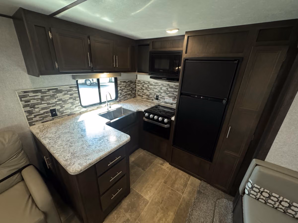 2020 Dutchmen Aspen Trail Image 13