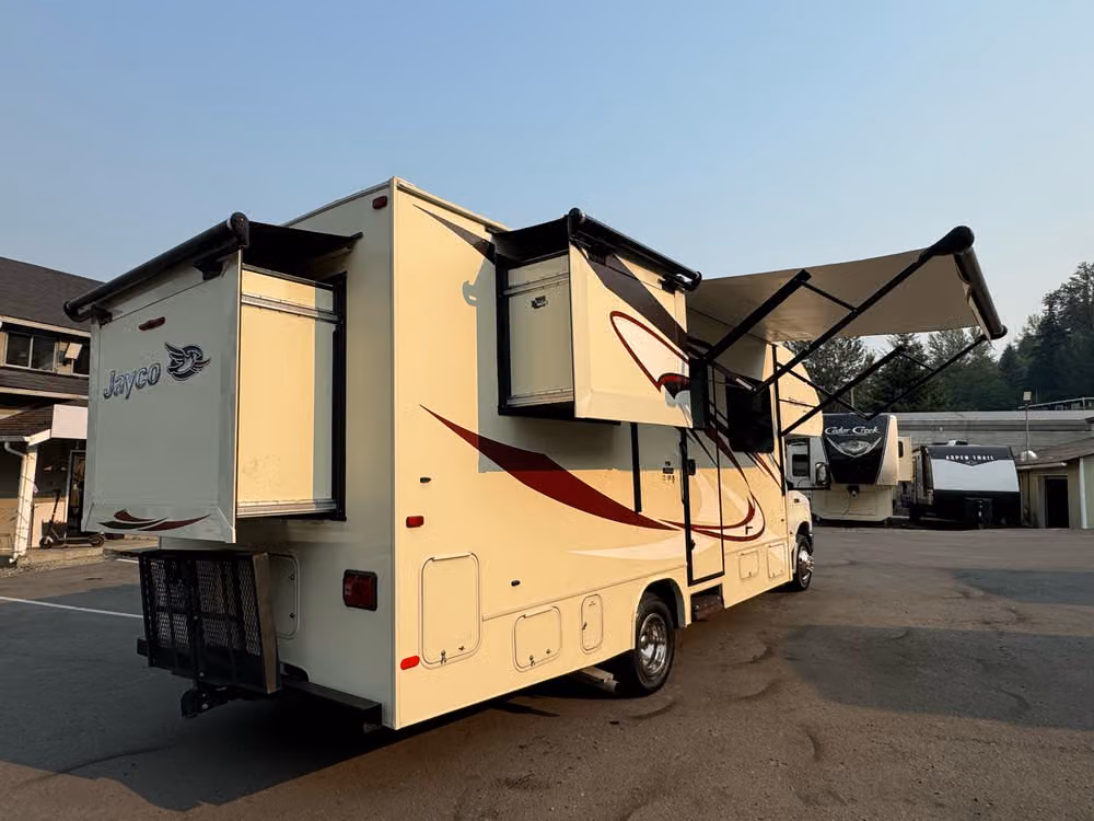 2016 Jayco Redhawk Image 3