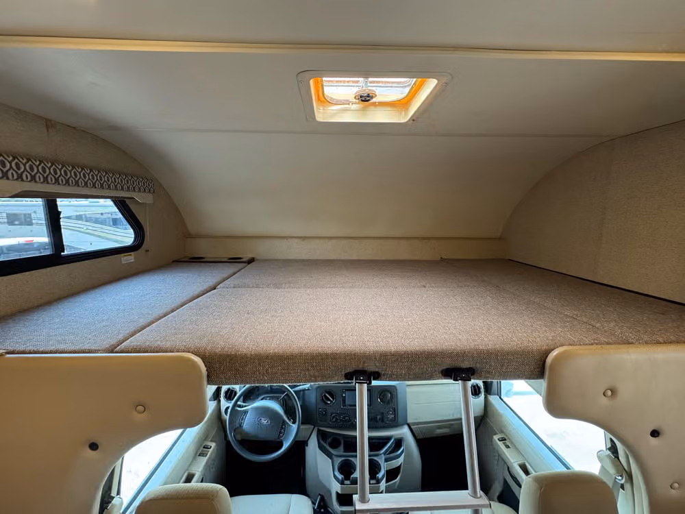 2016 Thor Freedom Elite 24FT Motorhome Image 12