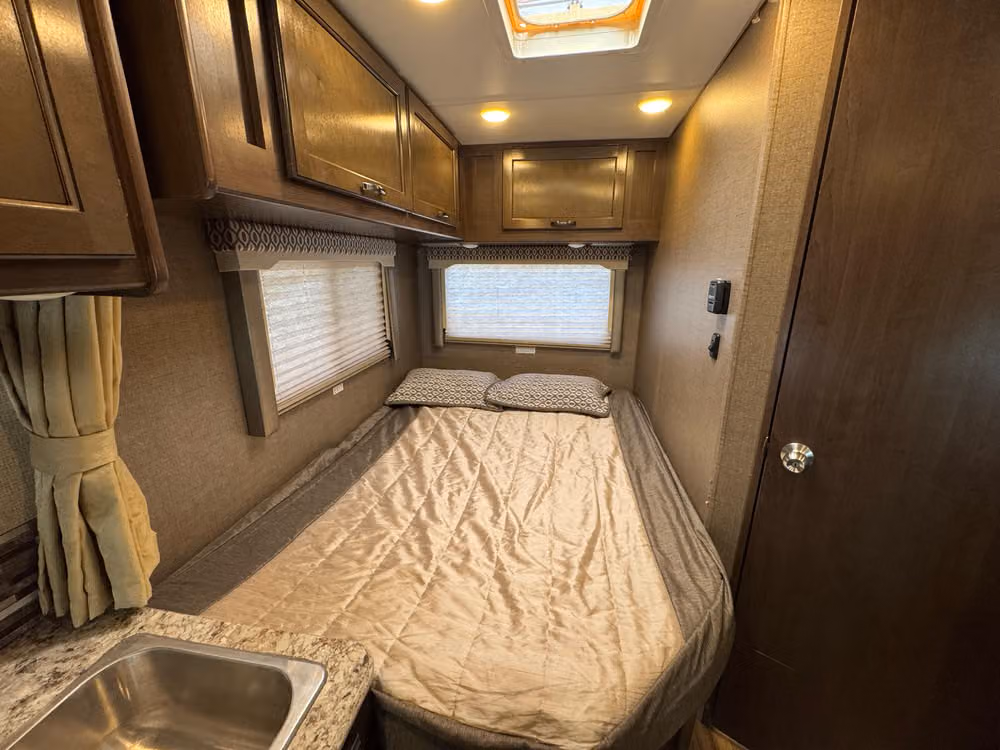 2016 Thor Freedom Elite 24FT Motorhome Image 15