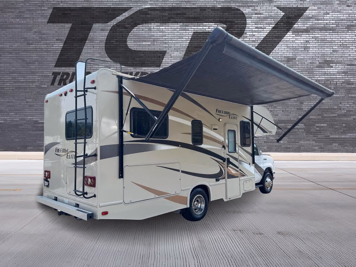 2016 Thor Freedom Elite 24FT Motorhome Image 4
