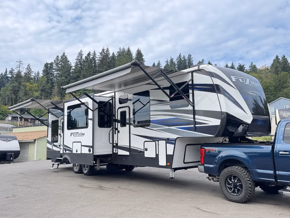 2020 Keystone Fuzion Image 1