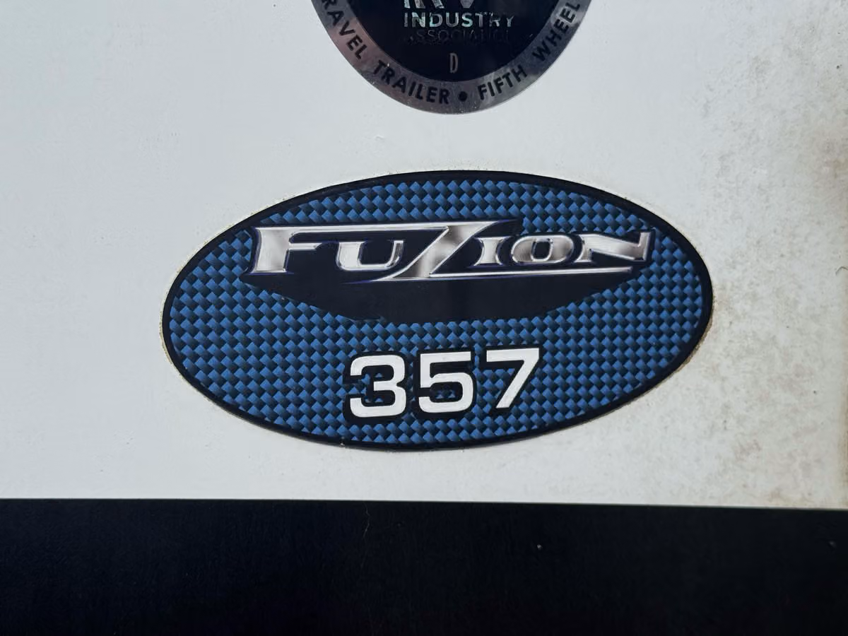 2020 Keystone Fuzion Image 35