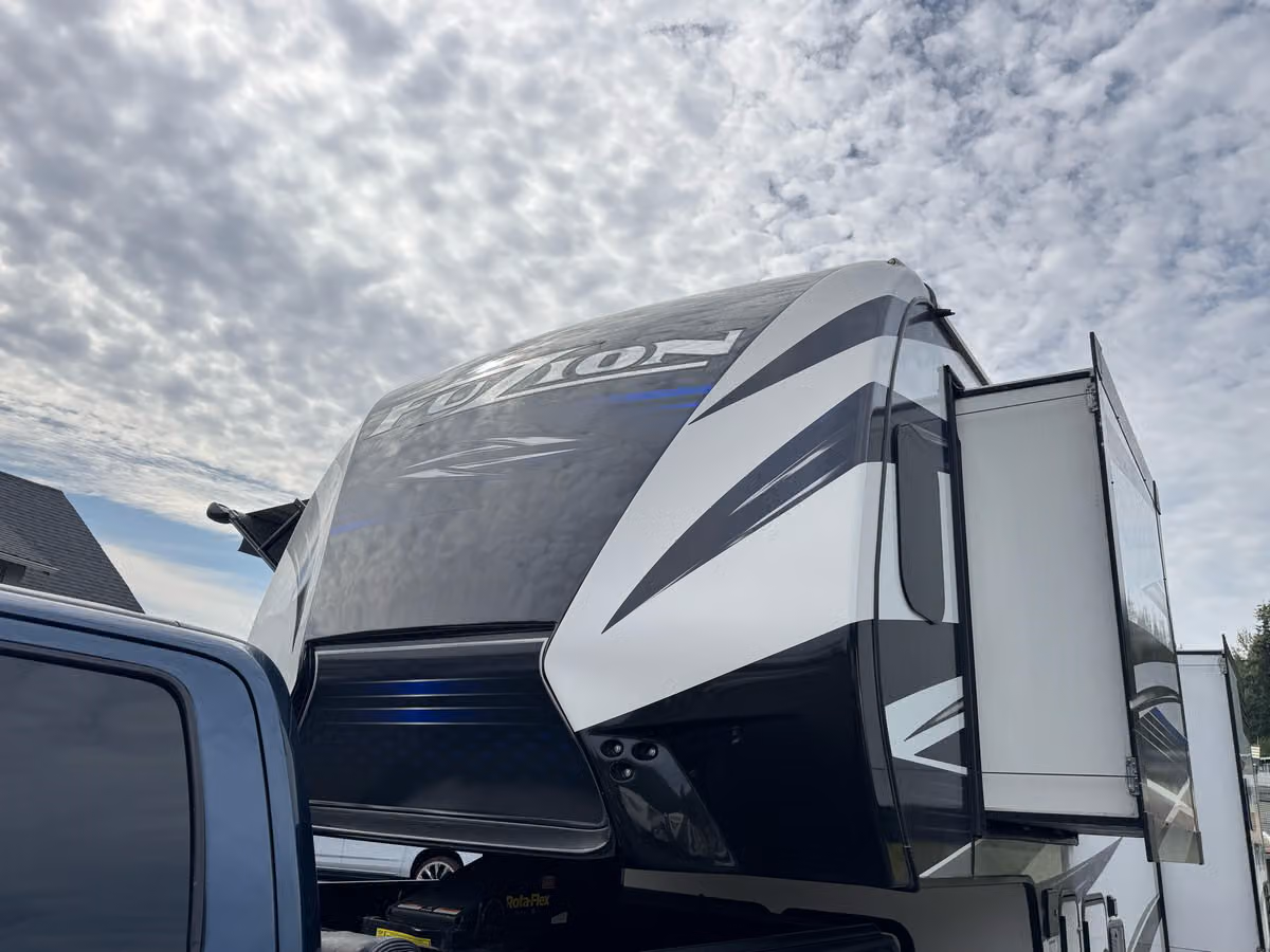 2020 Keystone Fuzion Image 6