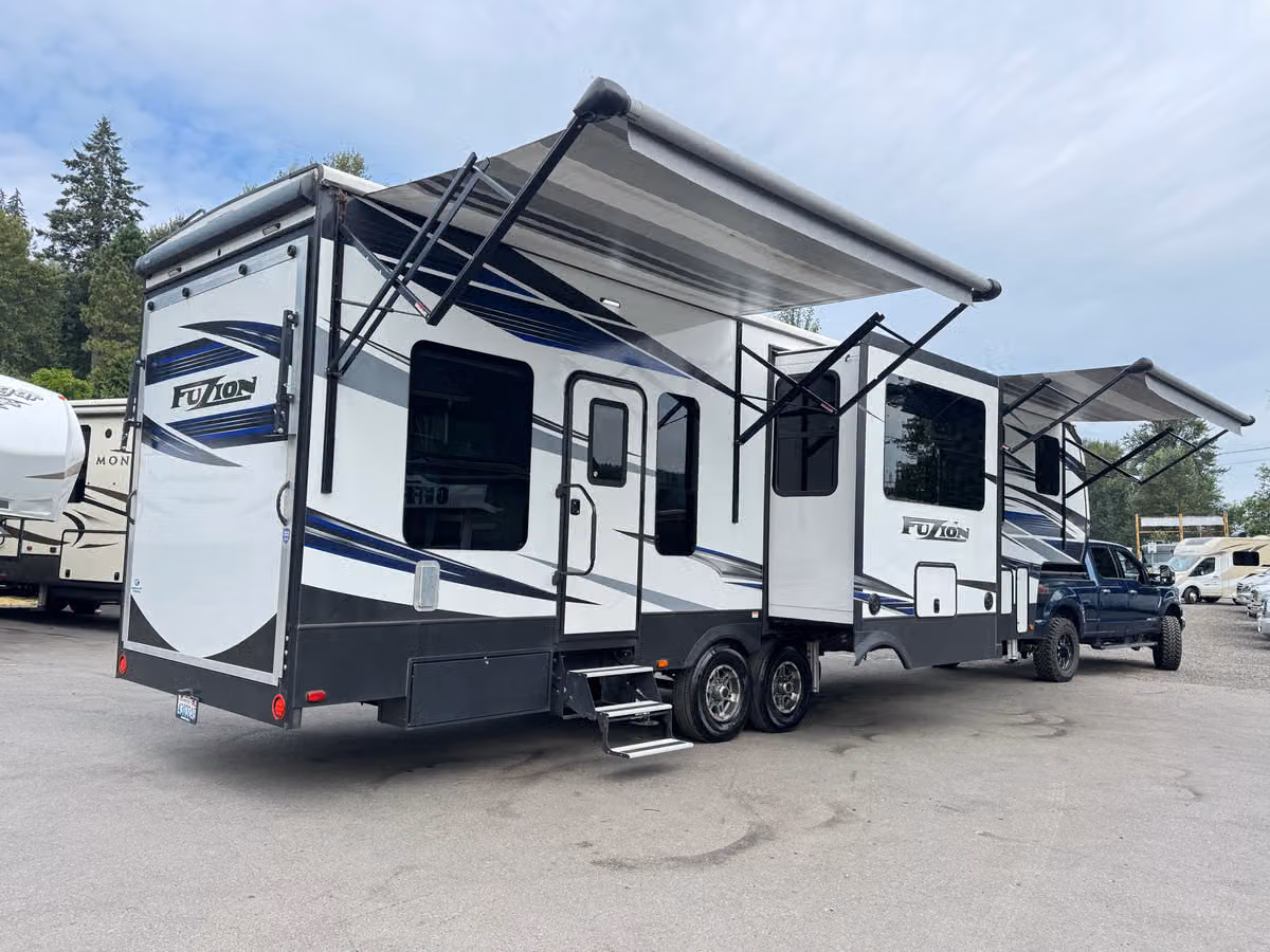 2020 Keystone Fuzion Image 4