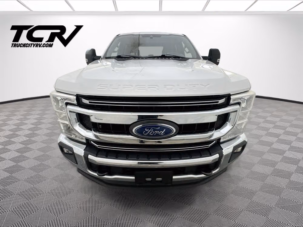 2020 Ford F-250 Super Duty XLT Crew Cab Image 2