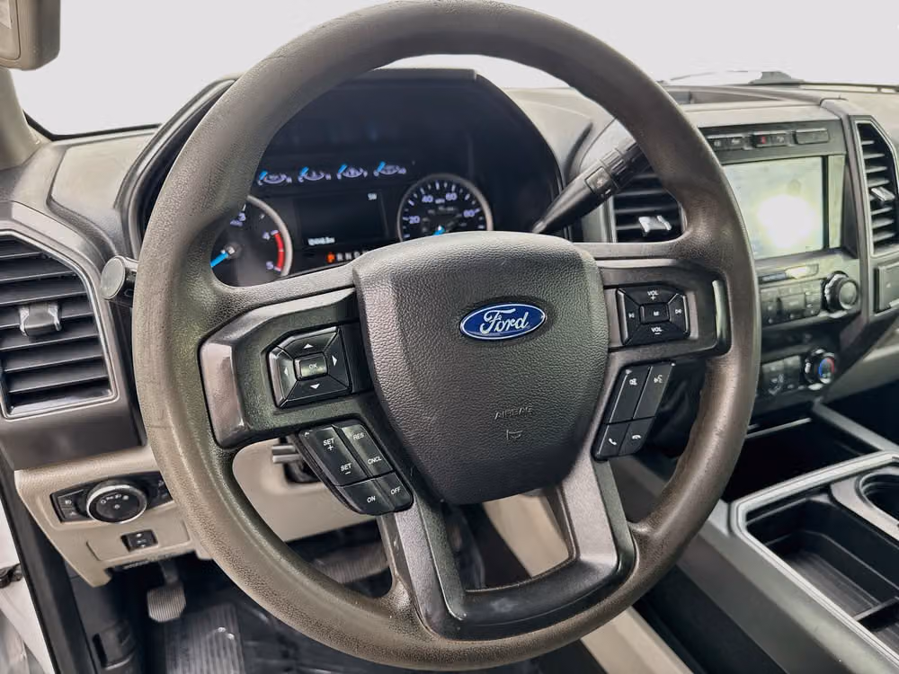 2020 Ford F-250 Super Duty XLT Crew Cab Image 12