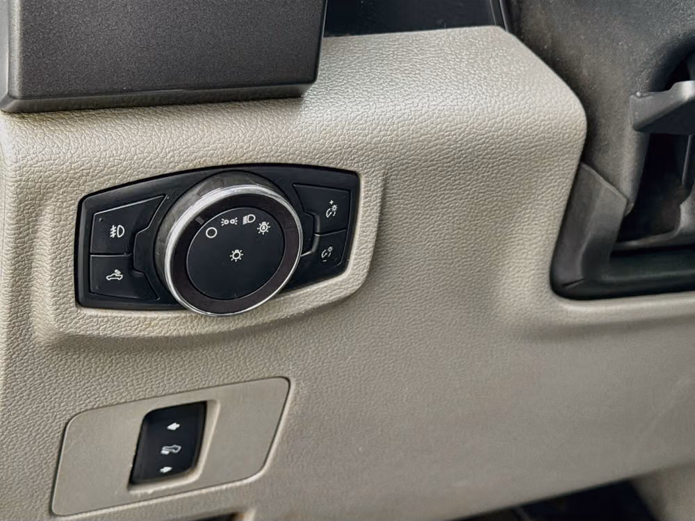 2020 Ford F-250 Super Duty XLT Crew Cab Image 10