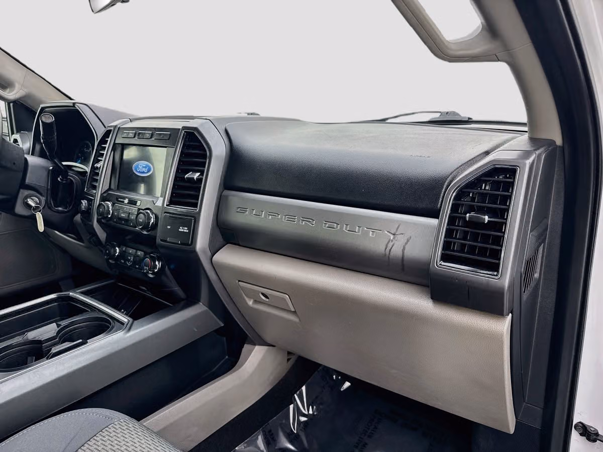 2020 Ford F-250 Super Duty XLT Crew Cab Image 27