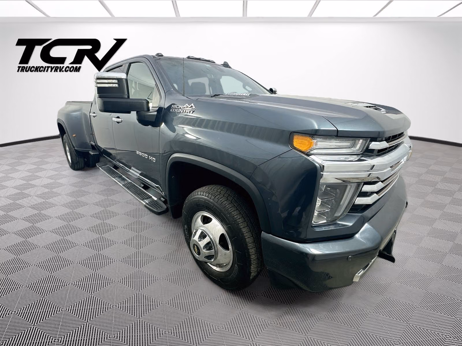 2020 Chevrolet Silverado 3500HD High Country Crew Cab Upper Image 1