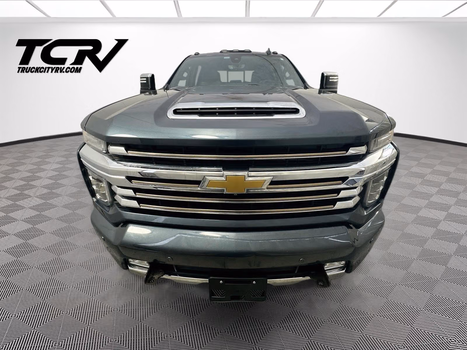 2020 Chevrolet Silverado 3500HD High Country Crew Cab Upper Image 2