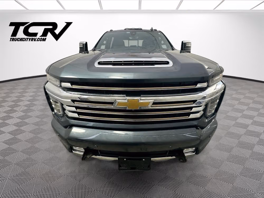 2020 Chevrolet Silverado 3500HD High Country Crew Cab Image 2