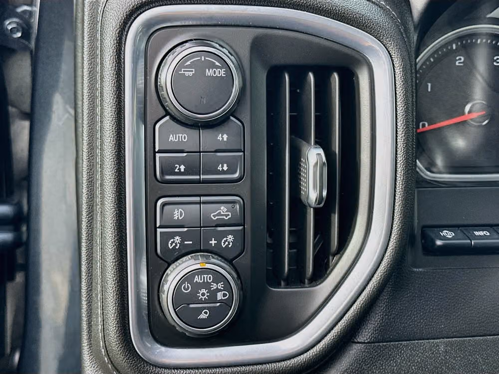 2020 Chevrolet Silverado 3500HD High Country Crew Cab Image 10
