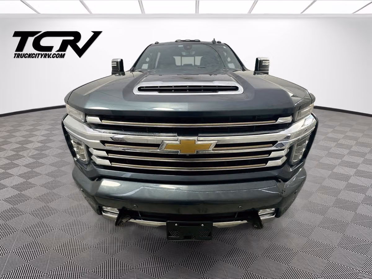 2020 Chevrolet Silverado 3500HD High Country Crew Cab Image 2
