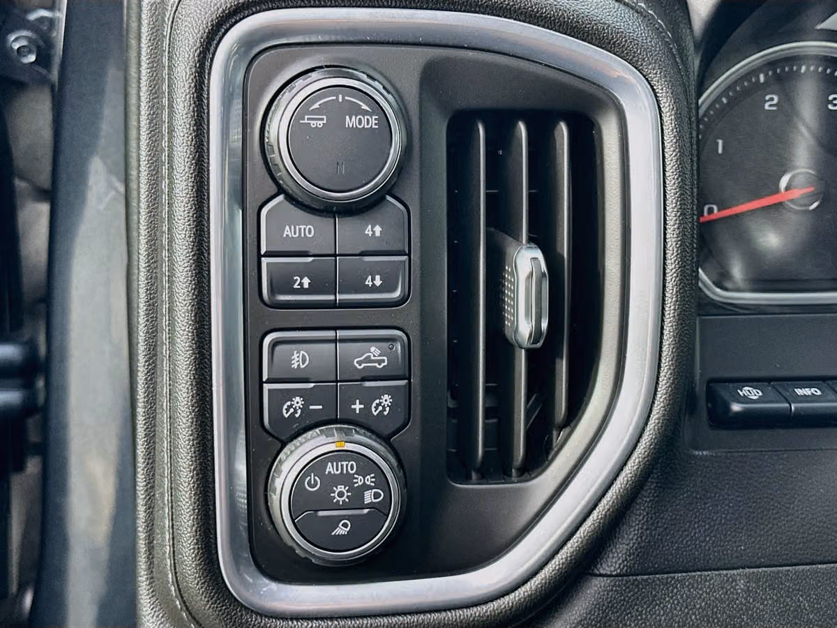 2020 Chevrolet Silverado 3500HD High Country Crew Cab Image 10