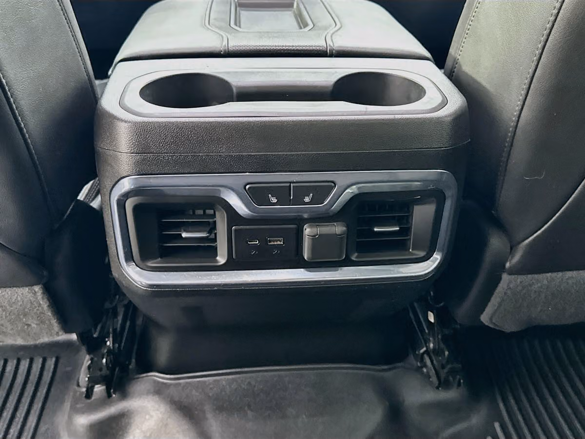 2020 Chevrolet Silverado 3500HD High Country Crew Cab Image 26