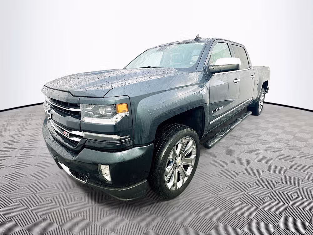 2017 Chevrolet Silverado 1500 LTZ Z71 Crew Cab Image 3