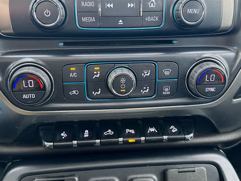 2017 Chevrolet Silverado 1500 LTZ Z71 Crew Cab Image 18