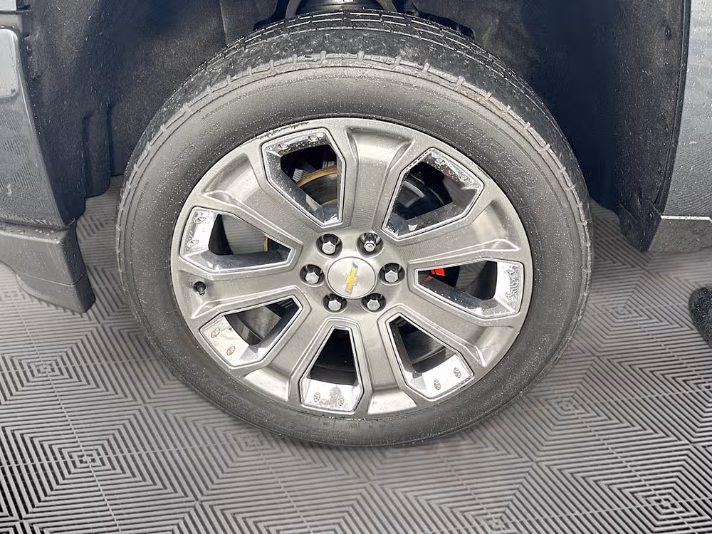 2017 Chevrolet Silverado 1500 LTZ Z71 Crew Cab Image 30