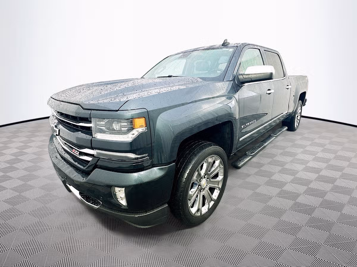 2017 Chevrolet Silverado 1500 LTZ Z71 Crew Cab Image 3