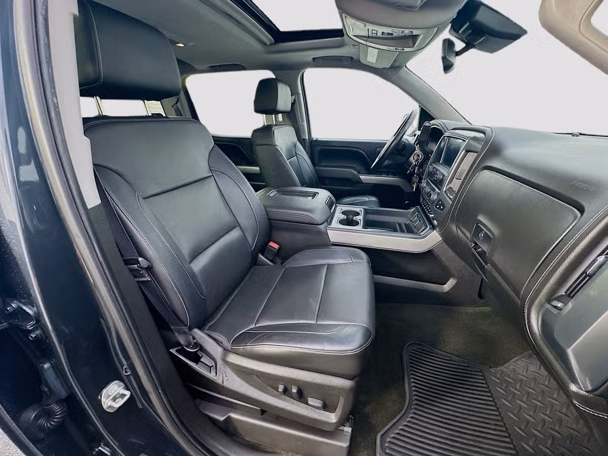 2017 Chevrolet Silverado 1500 LTZ Z71 Crew Cab Image 27