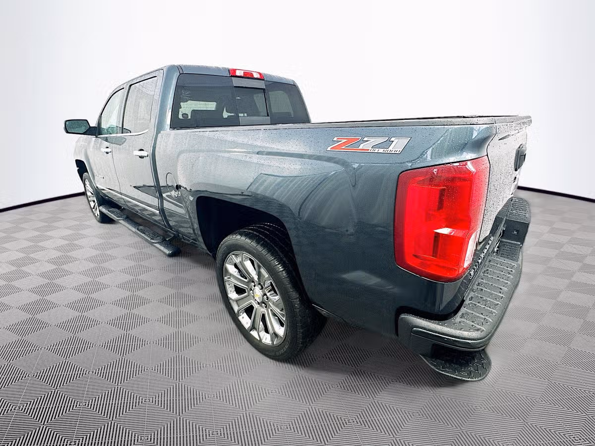 2017 Chevrolet Silverado 1500 LTZ Z71 Crew Cab Image 5