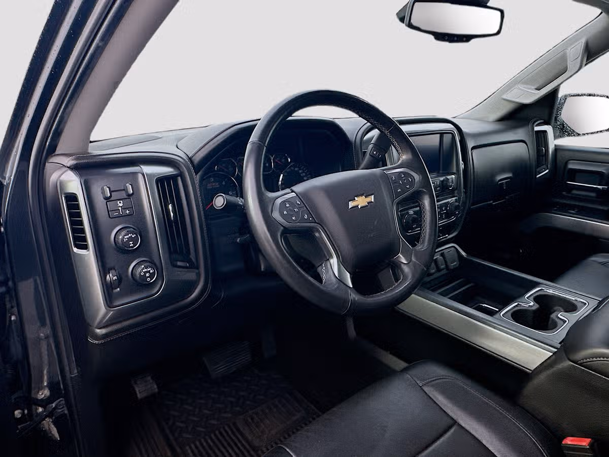 2017 Chevrolet Silverado 1500 LTZ Z71 Crew Cab Image 9