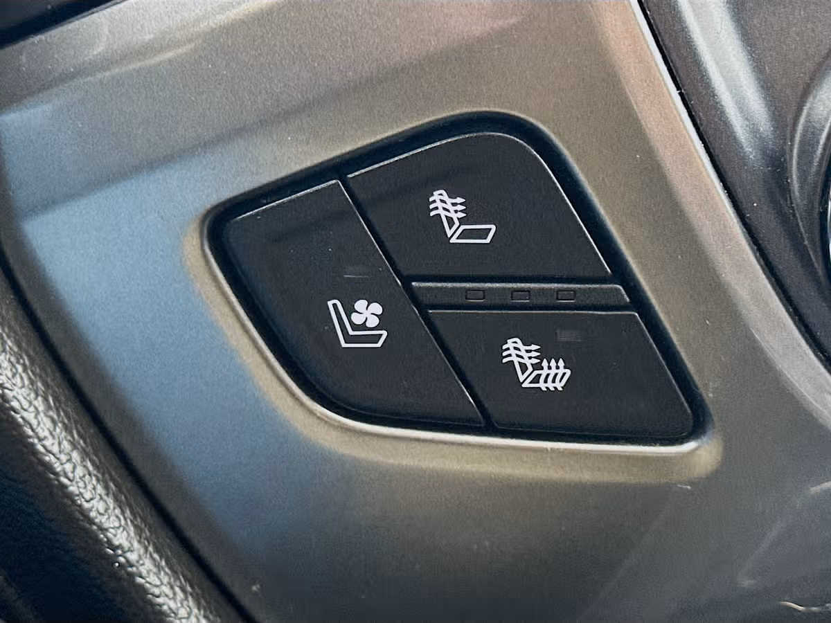 2017 Chevrolet Silverado 1500 LTZ Z71 Crew Cab Image 22