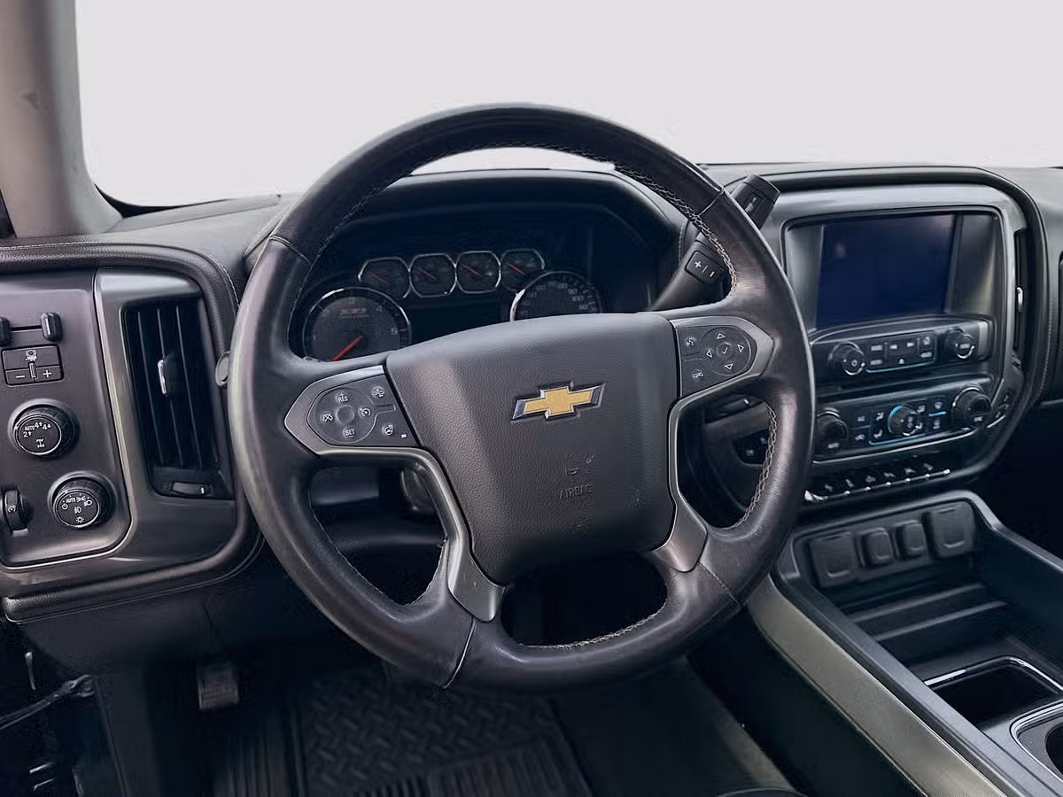 2017 Chevrolet Silverado 1500 LTZ Z71 Crew Cab Image 12