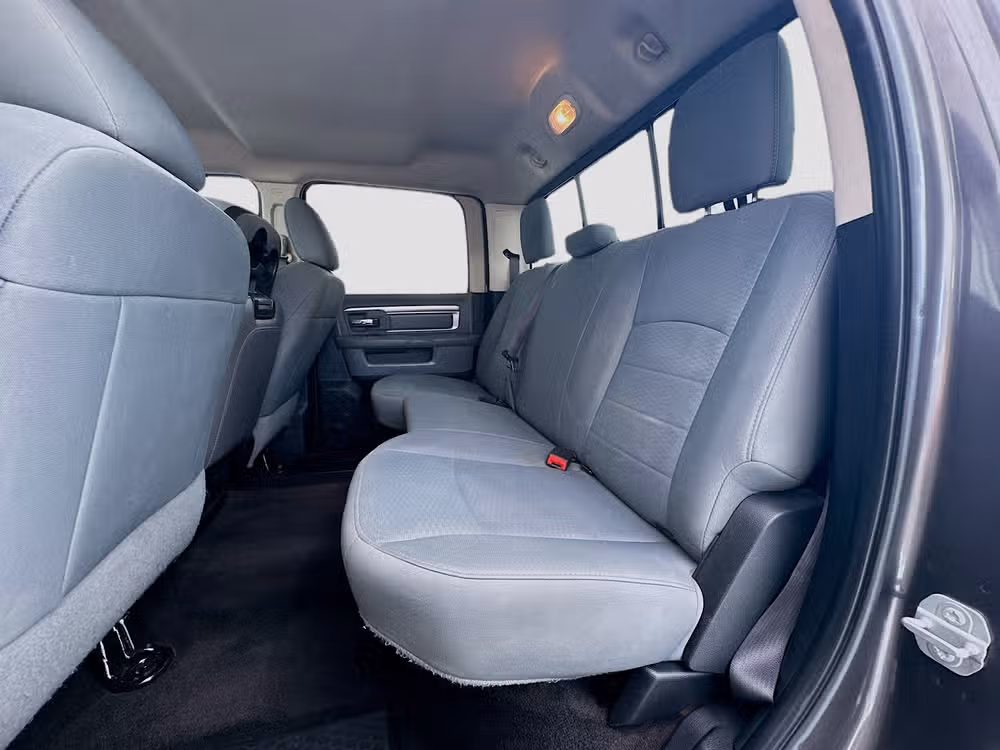 2017 Ram 2500 SLT Crew Cab Diesel 4x4 Image 18