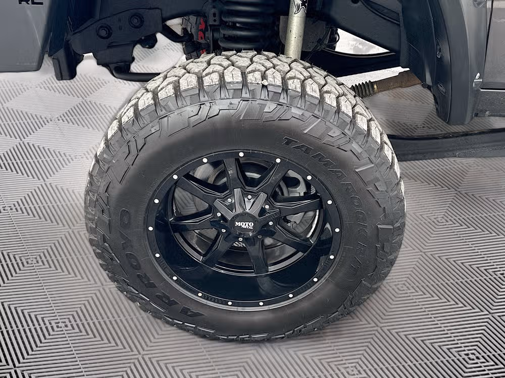 2017 Ram 2500 SLT Crew Cab Diesel 4x4 Image 25