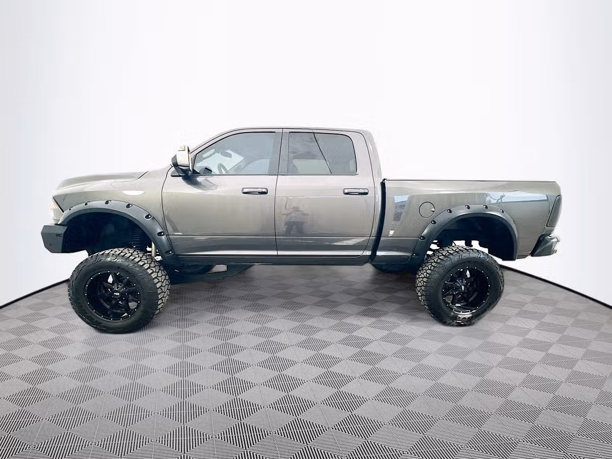 2017 Ram 2500 SLT Crew Cab Diesel 4x4 Image 4