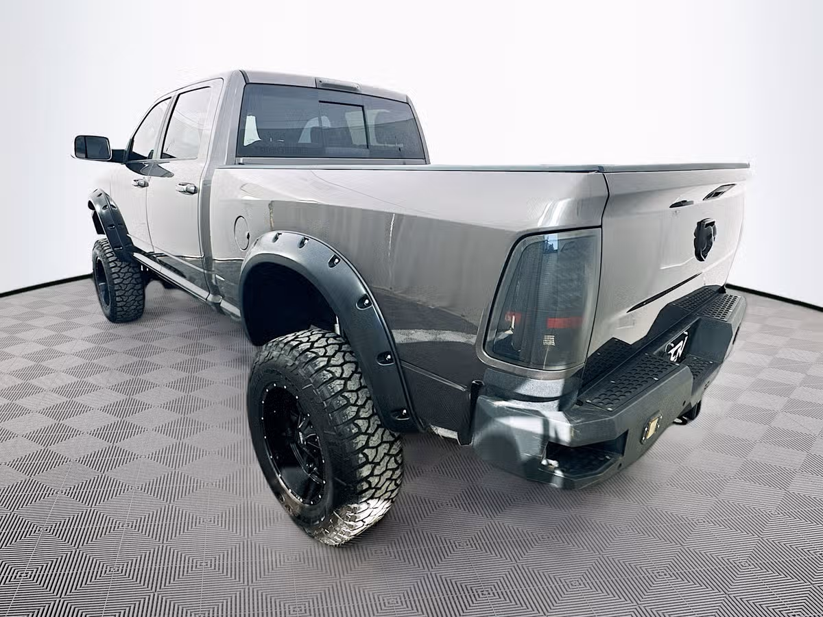 2017 Ram 2500 SLT Crew Cab Diesel 4x4 Image 5