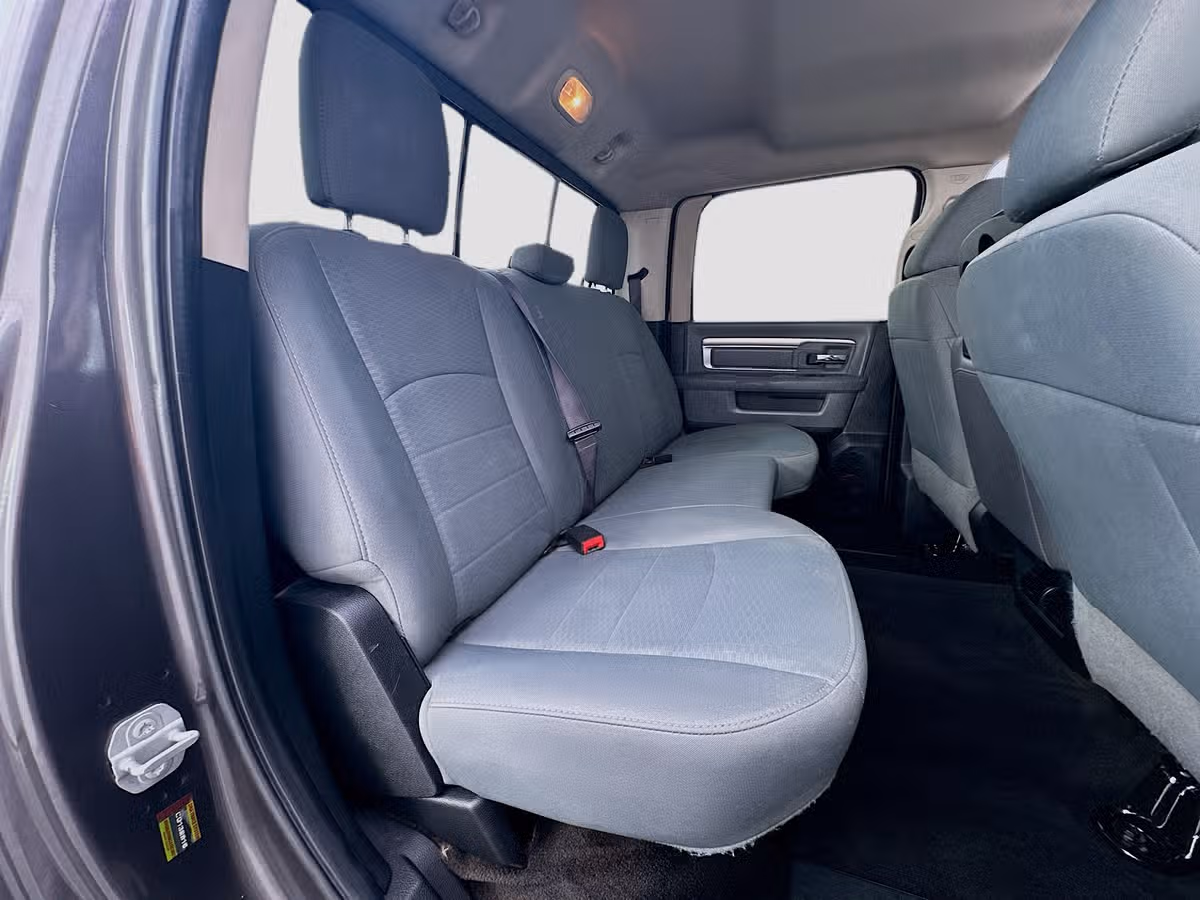 2017 Ram 2500 SLT Crew Cab Diesel 4x4 Image 21