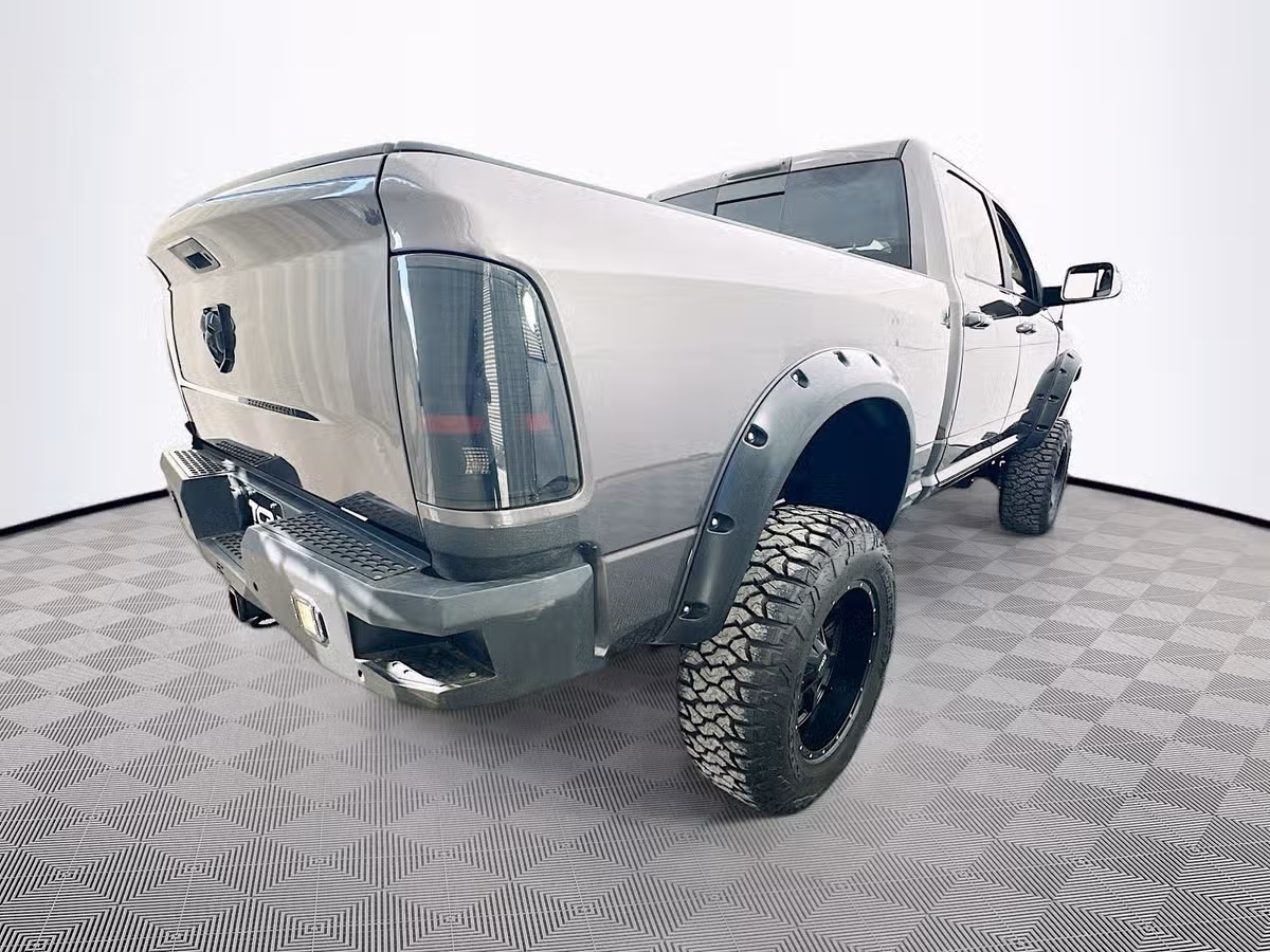 2017 Ram 2500 SLT Crew Cab Diesel 4x4 Image 7