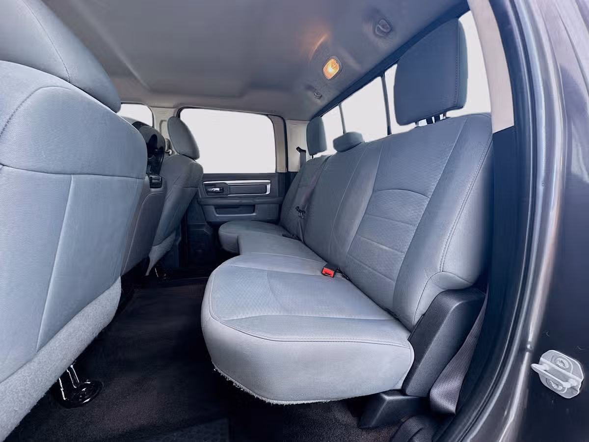 2017 Ram 2500 SLT Crew Cab Diesel 4x4 Image 18