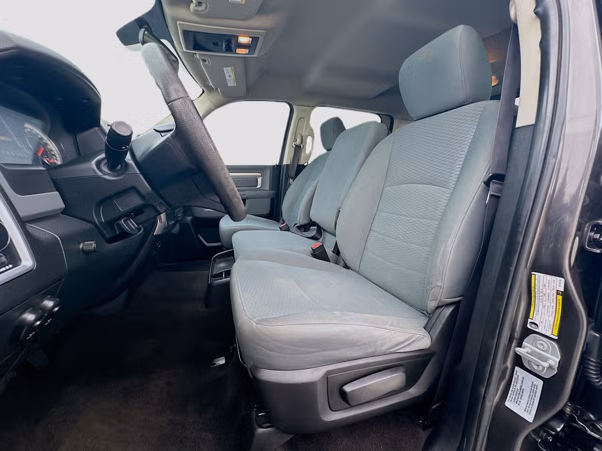 2017 Ram 2500 SLT Crew Cab Diesel 4x4 Image 11