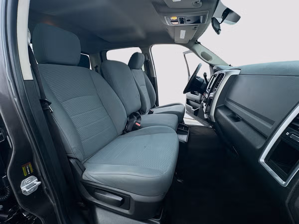 2017 Ram 2500 SLT Crew Cab Diesel 4x4 Image 22