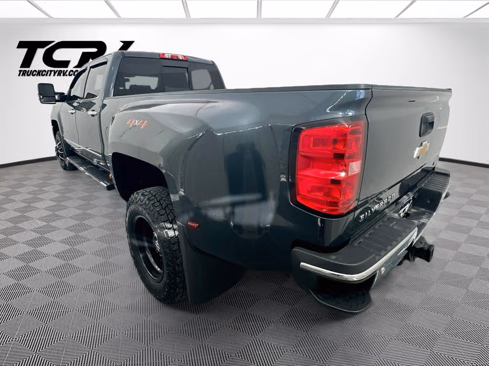 2019 Chevrolet Silverado 3500HD LTZ Crew Cab Image 5